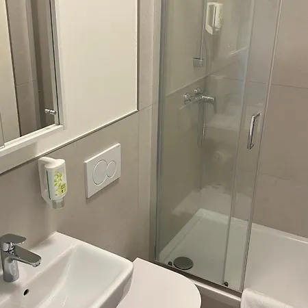 Hotel Ohm Patt 2*