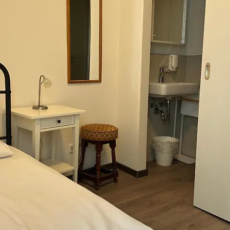 奥姆帕特酒店 2*