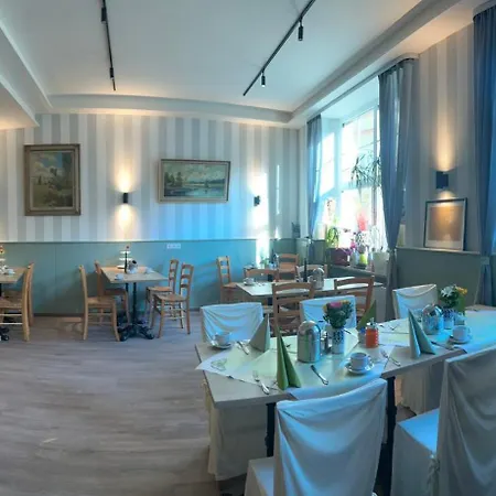 酒店 奥姆帕特酒店 2*